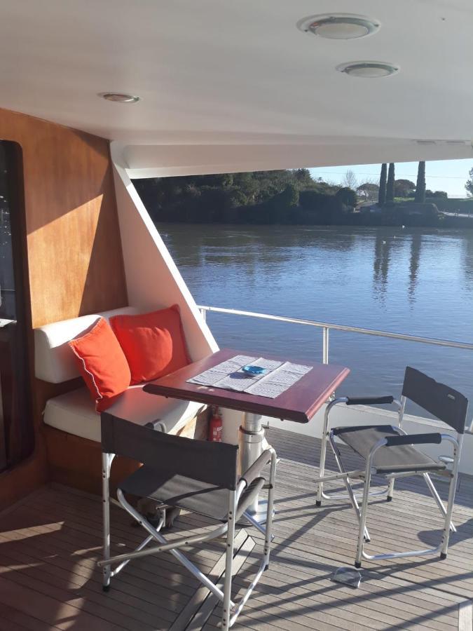 Boat And Breakfast Fiumicino - Roma Ostia Antica Exterior foto