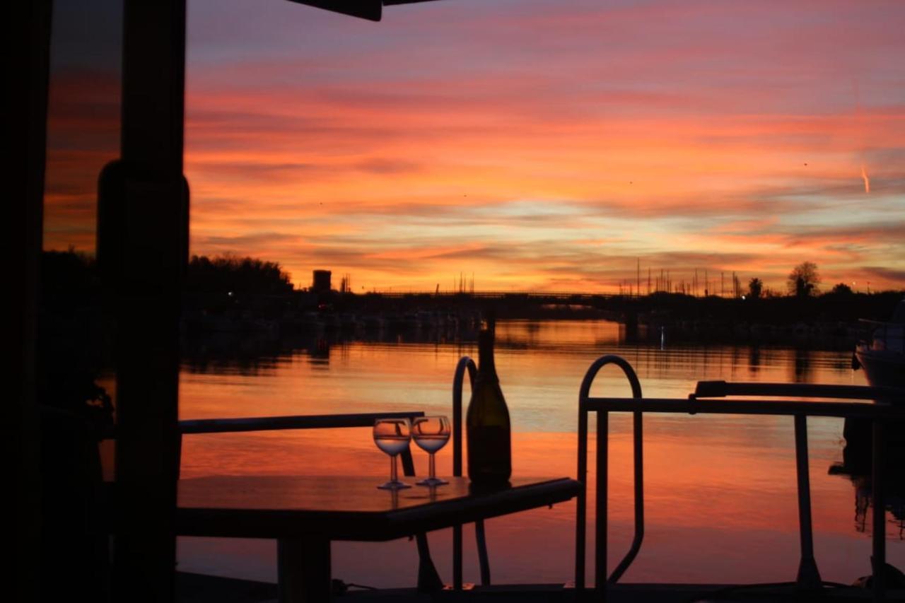 Boat And Breakfast Fiumicino - Roma Ostia Antica Exterior foto